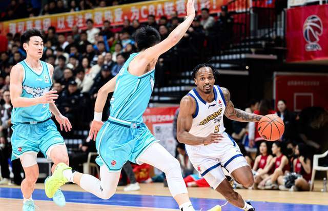 开云app-广厦主场再战山东全力复仇！胡金秋硬磕陶汉林，王博要亮出杀手锏